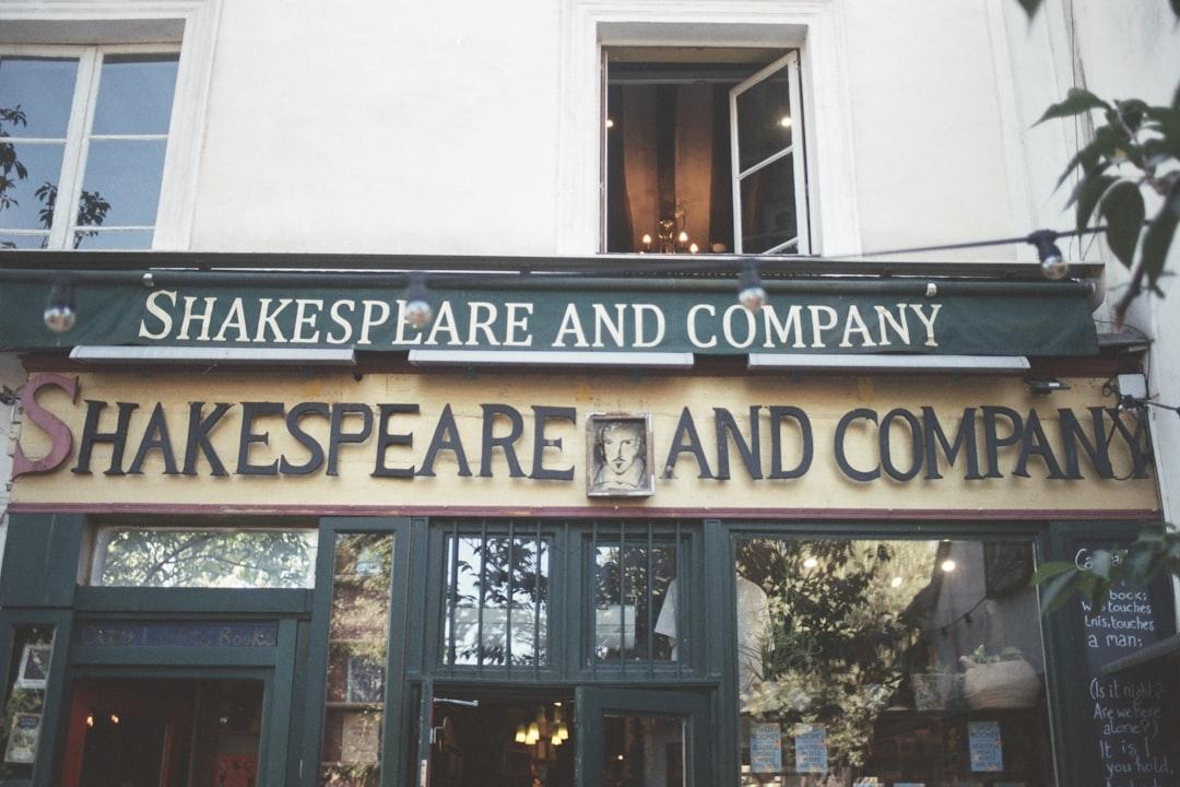 Shakespeare and Company (foto di Deniz Demirci)