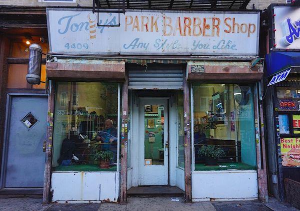 Tony's Park Barber Shop (foto da Movie Travel)